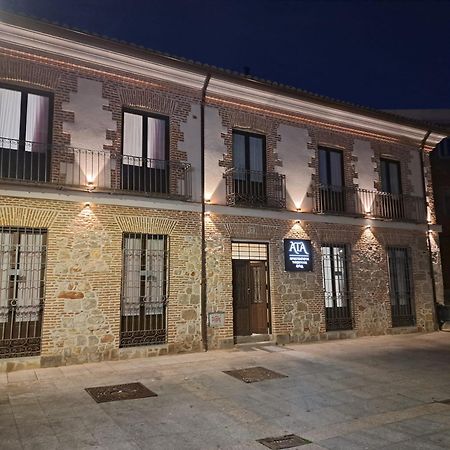 Apartamentos Turisticos Avila Puerta De San Vicente 0-2 Экстерьер фото