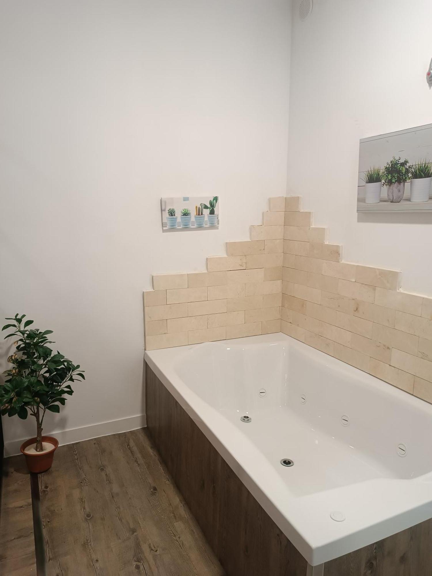 Apartamentos Turisticos Avila Puerta De San Vicente 0-2 Экстерьер фото